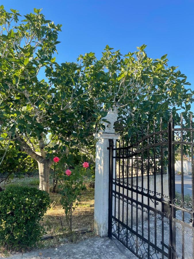 Beautiful Nearby Beach House With Garden, Private Pool And Large Yard Sidárion Exteriör bild