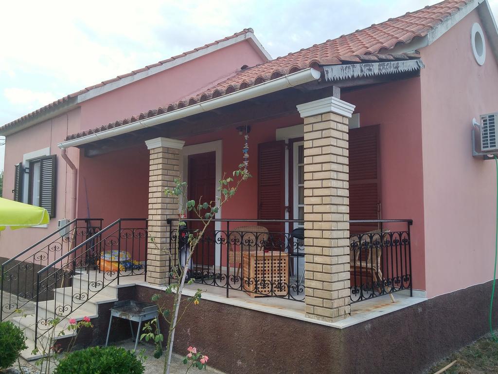 Beautiful Nearby Beach House With Garden, Private Pool And Large Yard Sidárion Rum bild