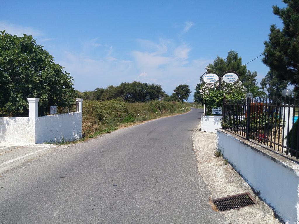 Beautiful Nearby Beach House With Garden, Private Pool And Large Yard Sidárion Exteriör bild