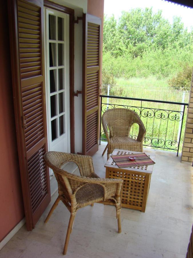 Beautiful Nearby Beach House With Garden, Private Pool And Large Yard Sidárion Rum bild